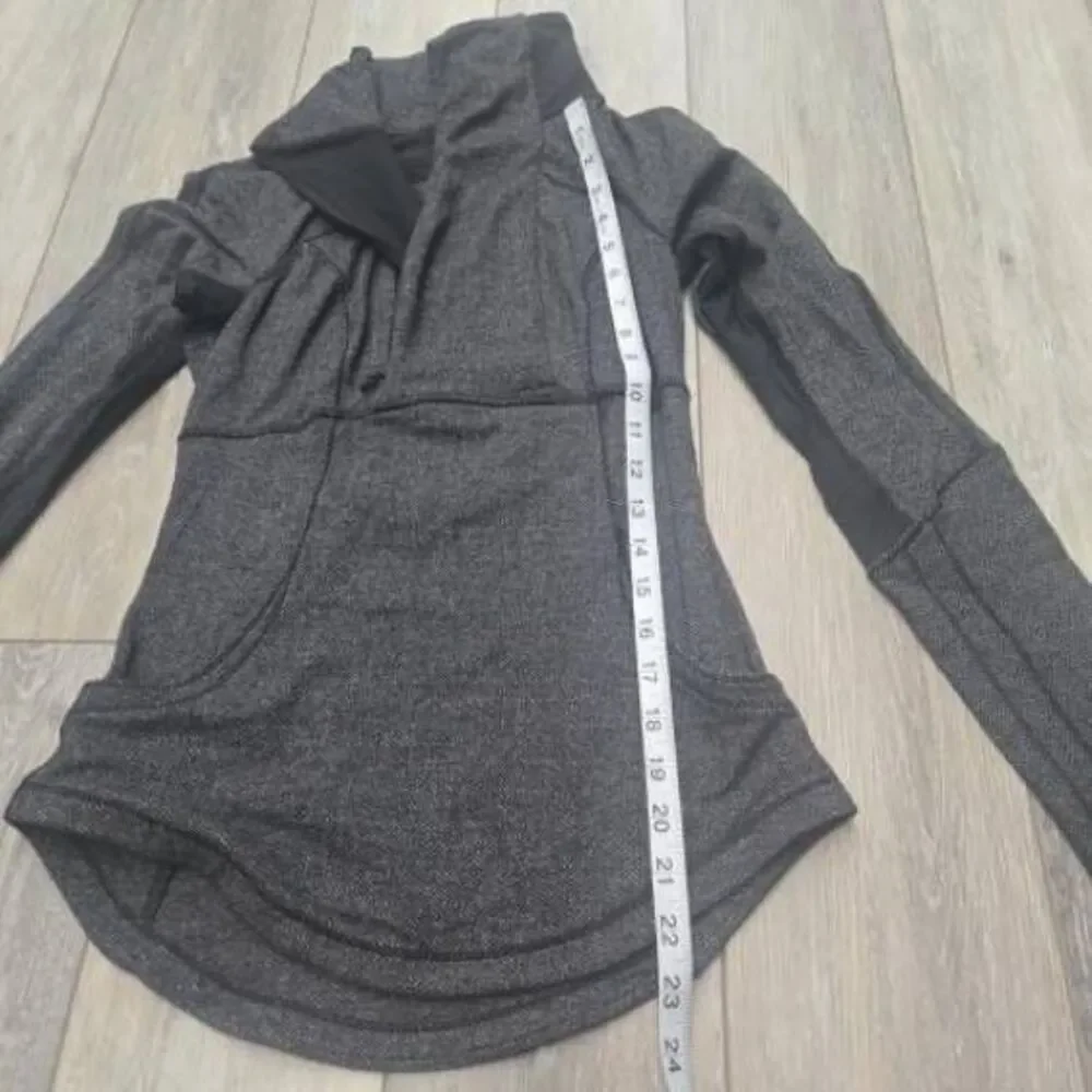 Lululemon Base Runner 1/2 Zip heathered gray black size 2